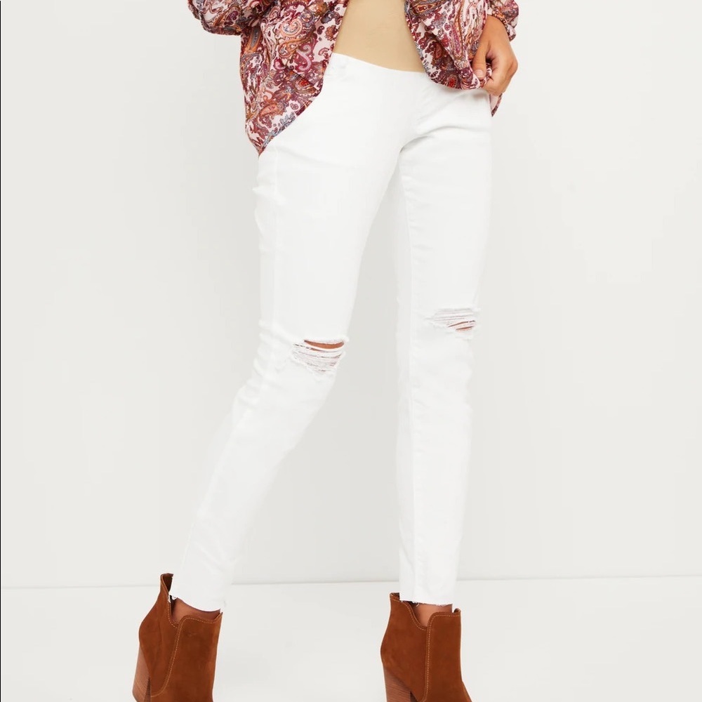 NWT JESSICA SIMPSON MATERNITY JEANS